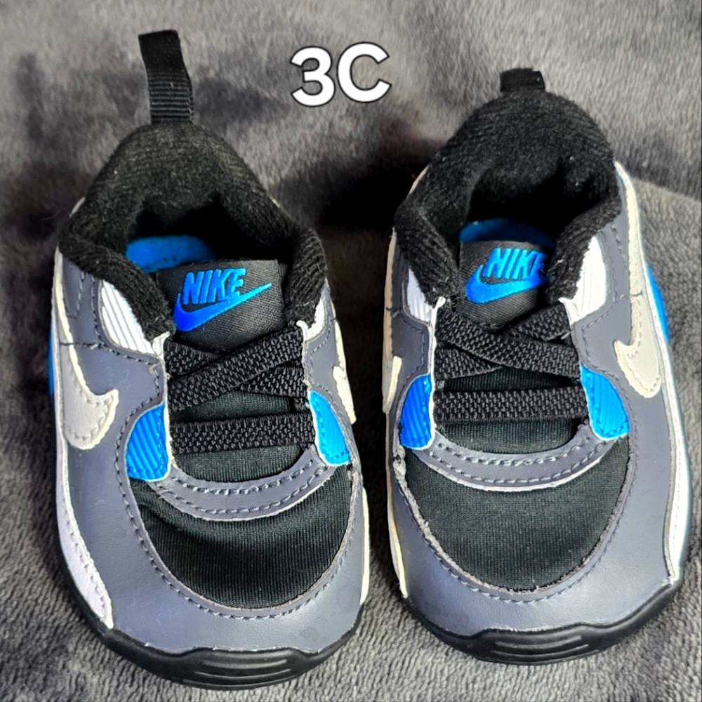 Nike soft Bottom Shoe